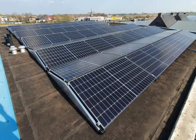 zonnepanelen plat dak
